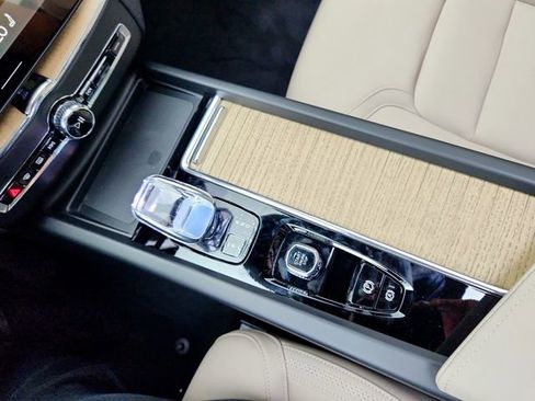 New 2026 Volvo XC60 B5 Plus w/ Protection Package Premier image 22