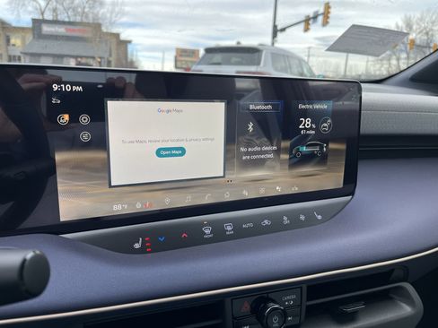 New 2026 Nissan Leaf Platinum+ w/ Cargo Package (Platinum+) image 19