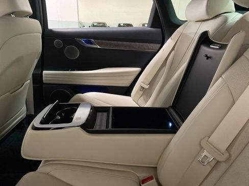 Used 2024 Genesis G80 image 74
