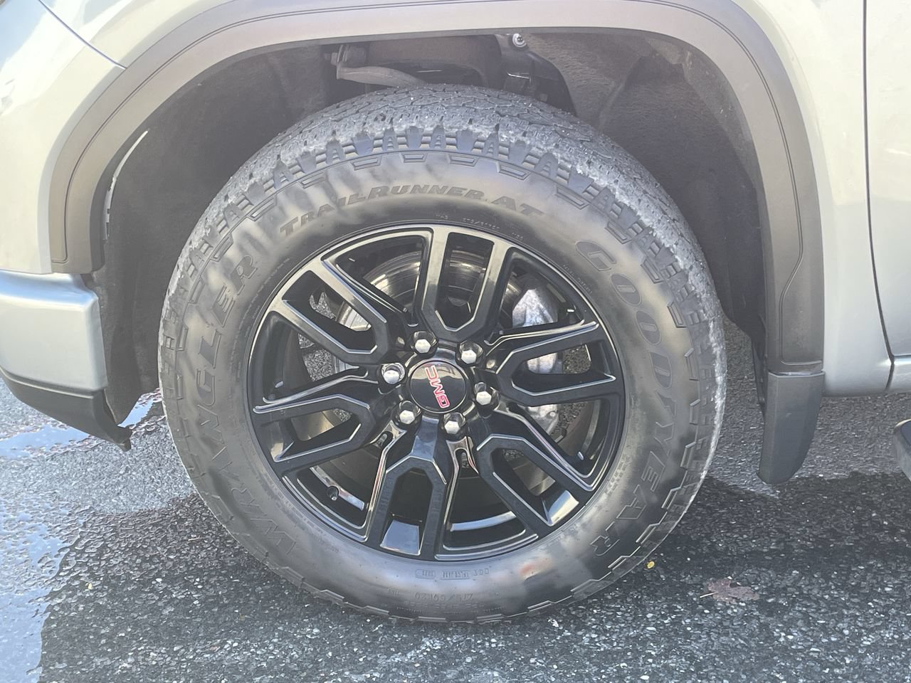 Used 2024 GMC Sierra 1500 Elevation w/ X31 Off-Road Package AWD/4WD image 10