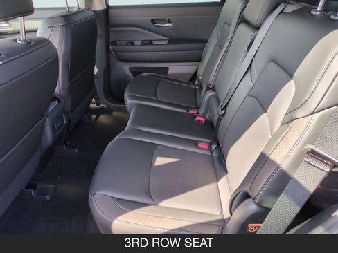 New 2026 Nissan Pathfinder SL image 15