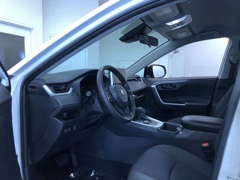 Used 2025 Toyota RAV4 LE AWD/4WD image 11