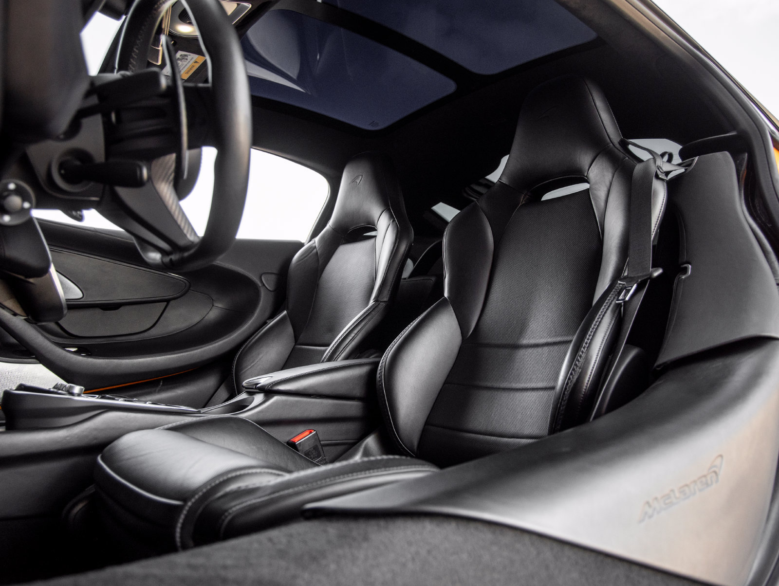 Used 2022 McLaren GT RWD image 25