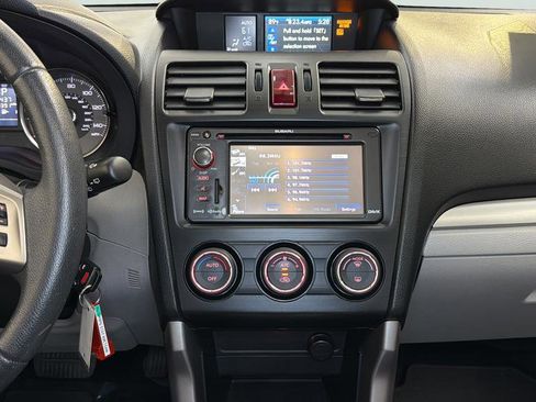 Used 2015 Subaru Forester 2.5i Limited image 15