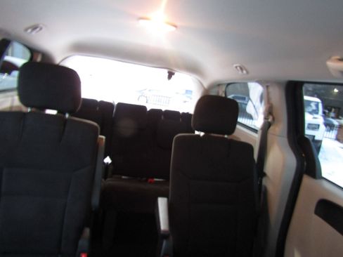 Used 2015 Dodge Grand Caravan SXT w/ Quick Order Package 29G SXT image 10