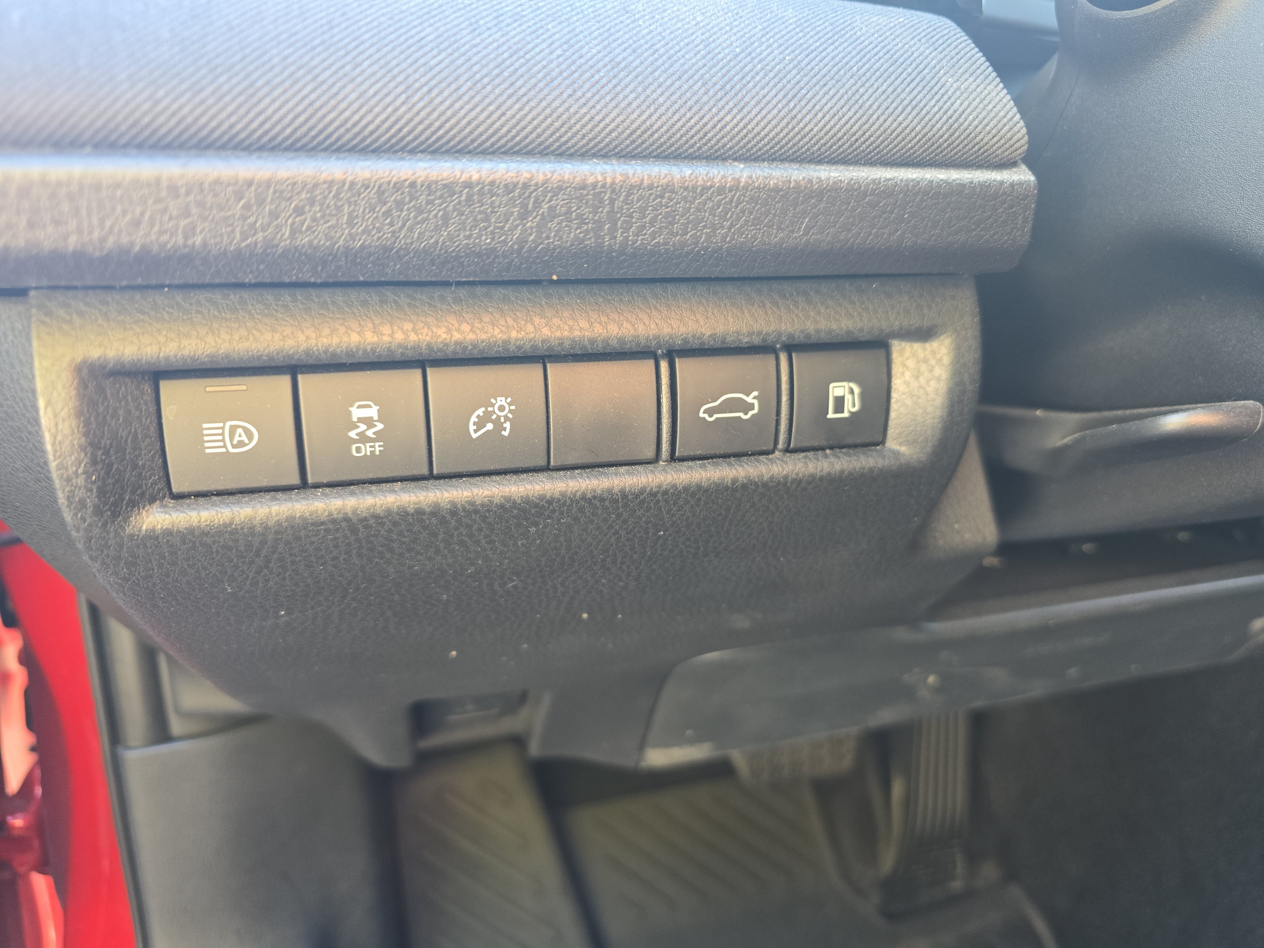 Used 2025 Toyota Camry LE w/ Convenience Package FWD image 25