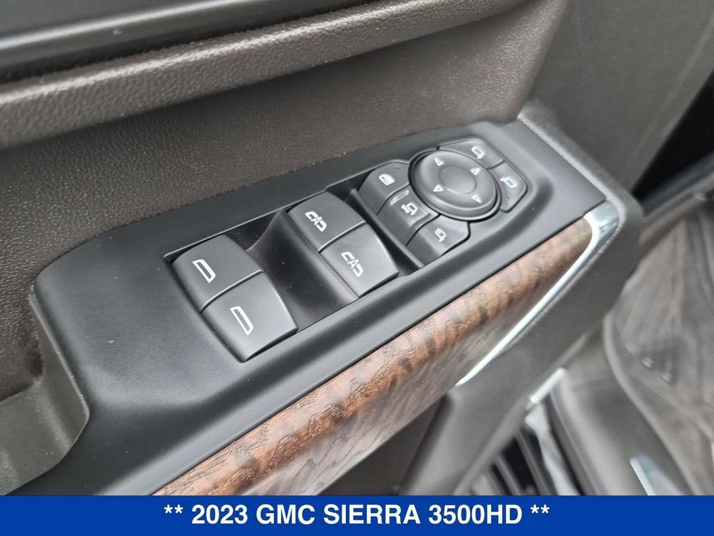 Used 2023 GMC Sierra 3500 Denali w/ Denali Ultimate Package AWD/4WD image 11