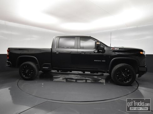 Used 2025 Chevrolet Silverado 2500 Custom w/ Z71 Off-Road Package AWD/4WD image 51