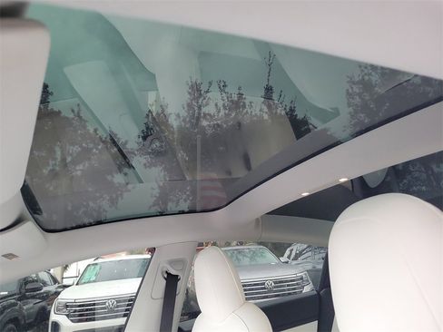 Used 2020 Tesla Model 3 Standard Range Plus image 15