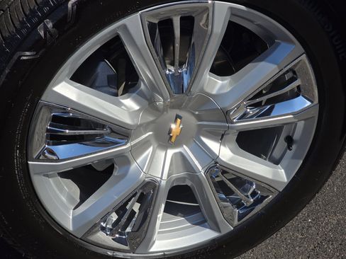 Used 2024 Chevrolet Silverado 1500 High Country image 23