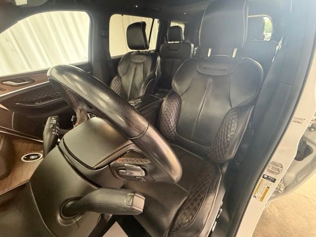 Used 2021 Jeep Grand Cherokee L Summit w/ Luxury Tech Group V AWD/4WD image 5