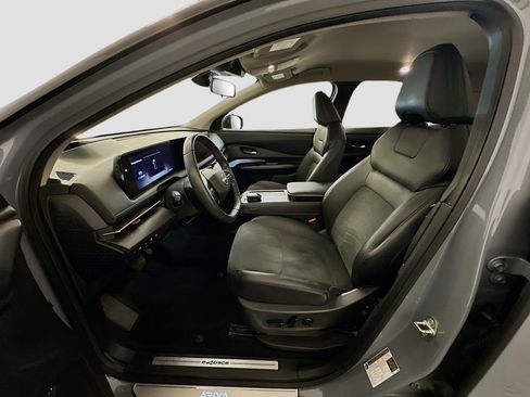 Used 2024 Nissan Ariya AWD image 13