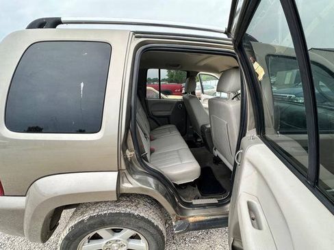 Used 2005 Jeep Liberty Limited AWD/4WD image 26