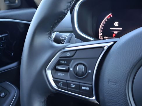Used 2025 Acura MDX SH-AWD w/ Technology Package image 24