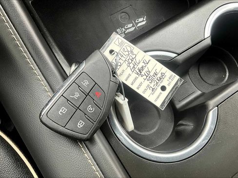 Used 2023 GMC Yukon XL SLT w/ SLT Luxury Package AWD/4WD image 15