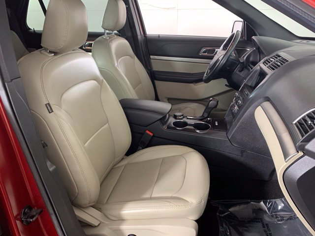 Used 2019 Ford Explorer XLT w/ Equipment Group 202A AWD/4WD image 25