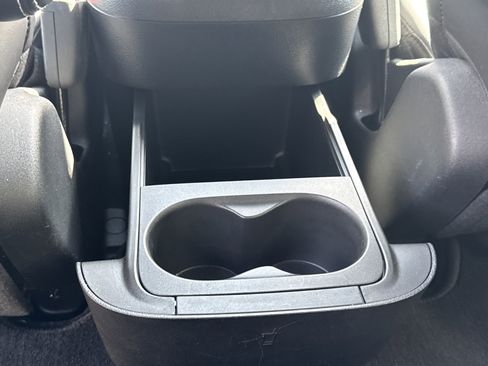 Used 2024 Chrysler Pacifica Touring-L w/ S Appearance Package image 33