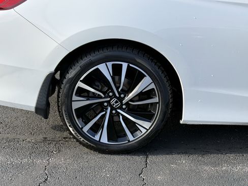 Used 2017 Honda Accord EX-L image 11