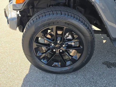 Used 2022 Jeep Gladiator Overland image 27