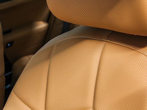 New 2026 BMW 740i 740i w/ Premium Package image 25