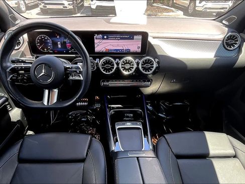 Used 2025 Mercedes-Benz GLA 250 image 15