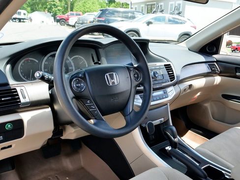 Used 2015 Honda Accord EX image 2