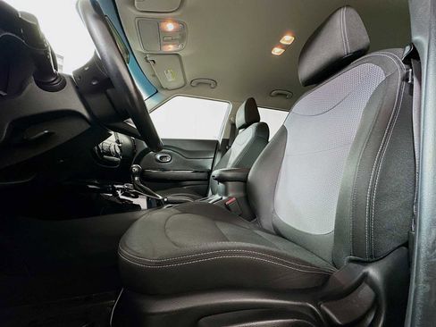 Used 2017 Kia Soul + w/ Audio Package image 19