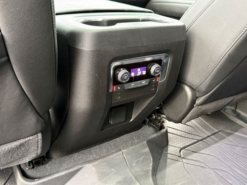 Used 2025 Chevrolet Tahoe Z71 w/ Comfort Package AWD/4WD image 13