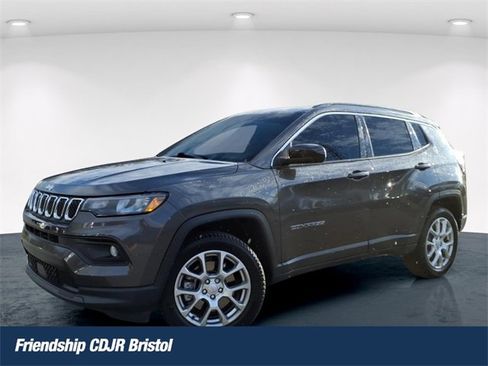 Used 2023 Jeep Compass Latitude w/ Sun and Sound Group image 1