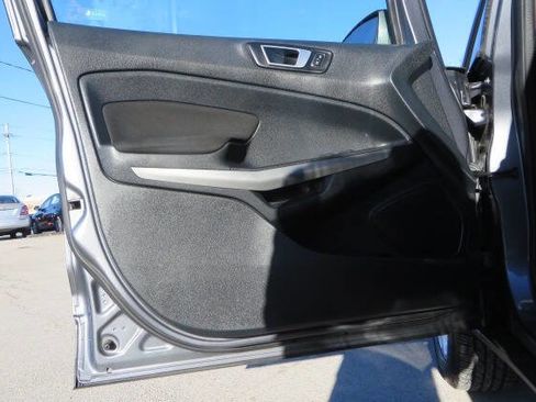 Used 2018 Ford EcoSport SE image 32