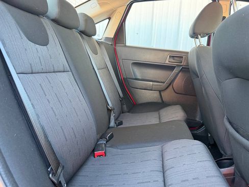Used 2009 Ford Focus SE FWD image 16