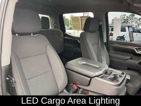 Used 2025 GMC Sierra 1500 SLE image 26