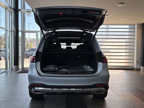 New 2026 Mercedes-Benz GLS 580 4MATIC image 14