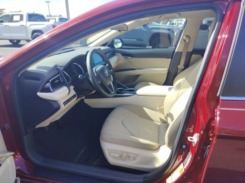 Used 2021 Toyota Camry LE image 26