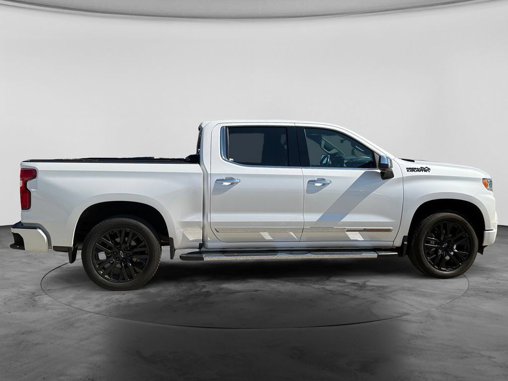 Used 2022 Chevrolet Silverado 1500 High Country w/ High Country Premium Package AWD/4WD image 11
