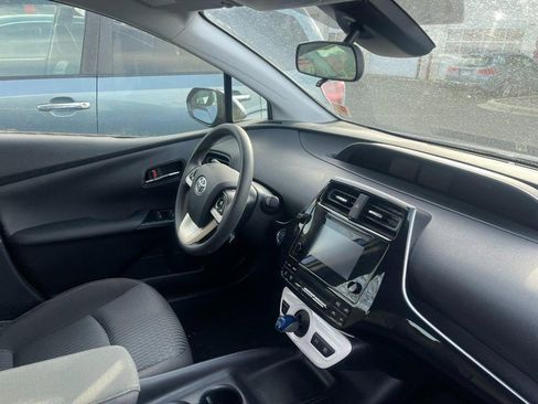 Used 2017 Toyota Prius Two w/ Prius Two Safety Plus Package image 2