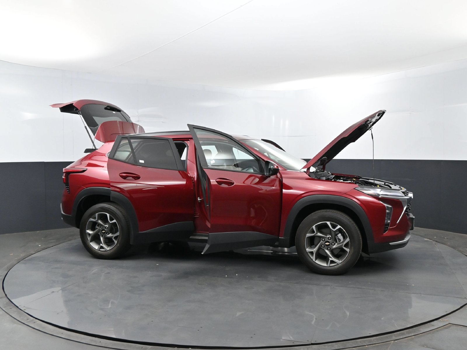 Used 2025 Chevrolet Trax LT FWD image 27