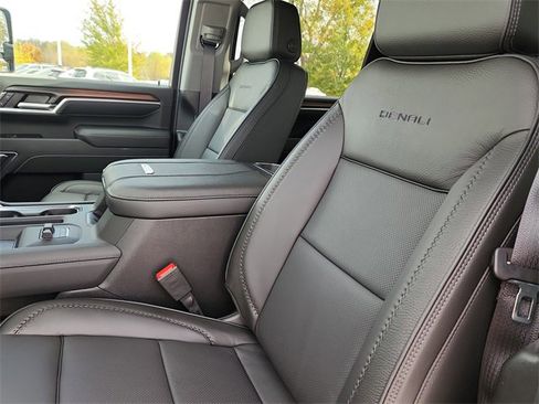 New 2026 GMC Sierra 2500 Denali w/ Denali Reserve Package image 18