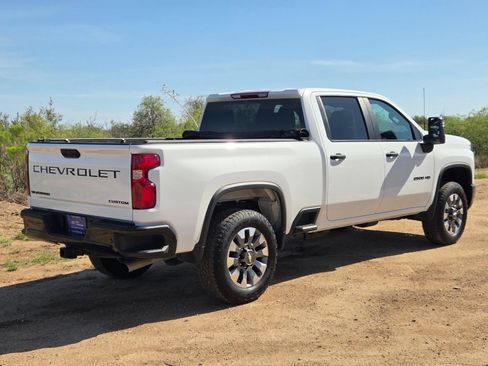 Used 2024 Chevrolet Silverado 2500 Custom w/ Custom Value Package AWD/4WD image 5