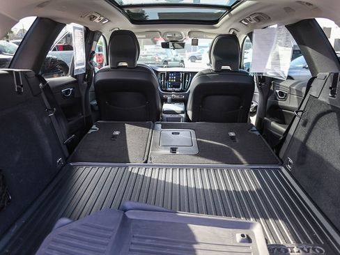 Used 2025 Volvo XC60 T8 Core w/ Protection Package Premier image 17