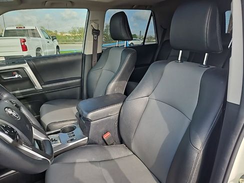 Used 2022 Toyota 4Runner SR5 Premium w/ Moonroof Package AWD/4WD image 11