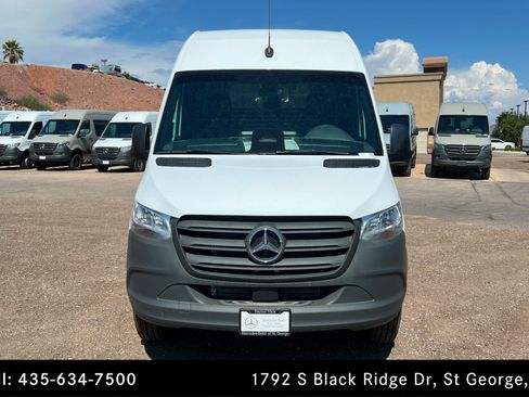 Used 2026 Mercedes-Benz Sprinter 2500 image 8