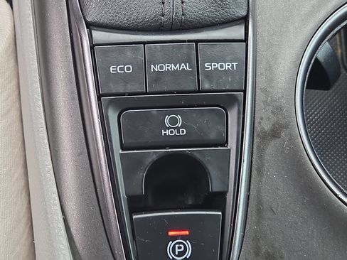 Used 2023 Toyota Camry SE AWD/4WD image 24