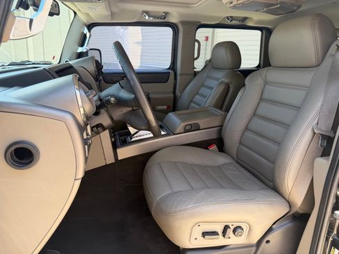 Used 2004 HUMMER H2 w/ Preferred Equipment Group AWD/4WD image 14