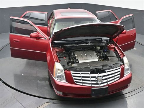 Used 2009 Cadillac DTS image 61