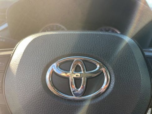 Used 2021 Toyota RAV4 LE image 24