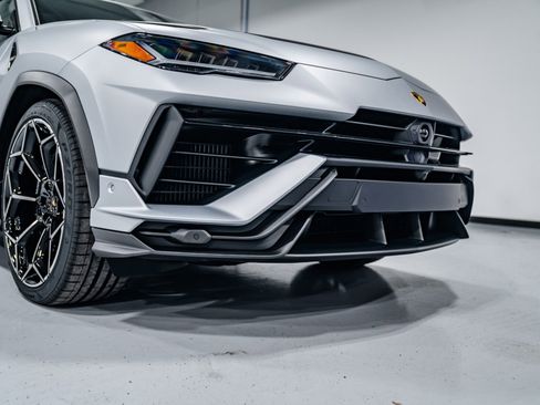 Used 2024 Lamborghini Urus Performante image 32