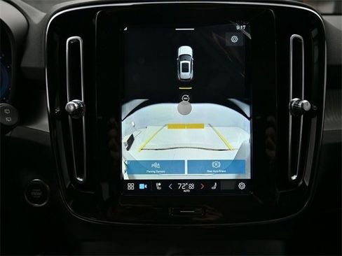 New 2024 Volvo XC40 B5 Plus w/ Protection Package Premier image 11
