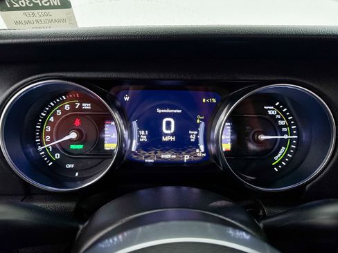 Used 2022 Jeep Wrangler Unlimited Sahara AWD/4WD image 34