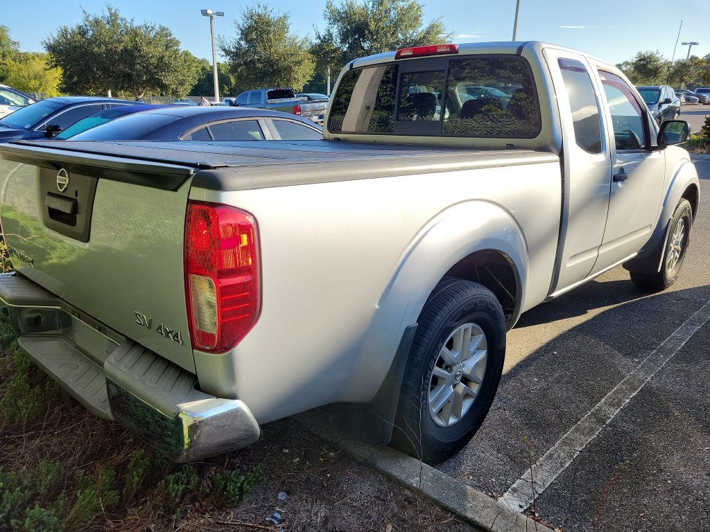 Used 2017 Nissan Frontier SV w/ SV Value Truck Package AWD/4WD image 3